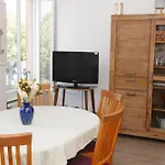 Friends And Familly Guest - Gare - Jardin - Combles Et Vous Apartment *