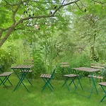 Friends And Familly Guest - Gare - Jardin - Combles Et Vous Lägenhet *